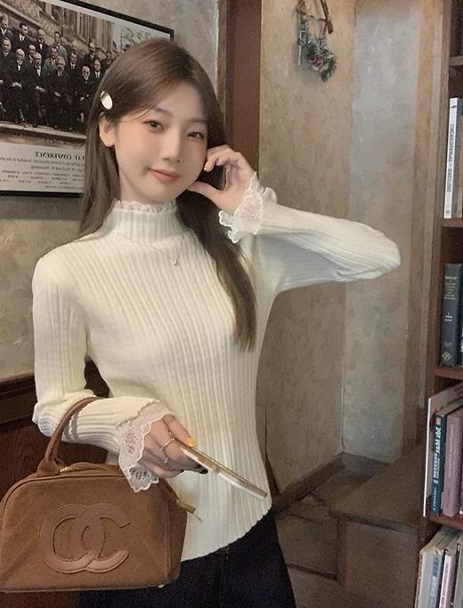 <曾小咸推荐> 蕾丝花边拼接半高领打底衫 日常89.99/件 活动价69.99/件！【预售款，预计3-15天发货】 商品图9