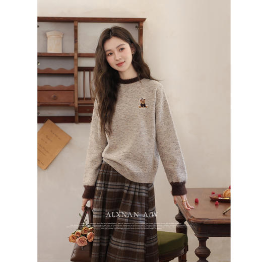 【6折秒杀】鹿向南《冬日特调》棕杏色半身裙春秋新款卡通独特女L33202 商品图3