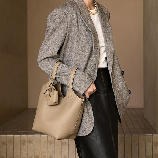 真皮秋冬轻奢小众设计手提斜挎水桶包QSL3182 商品图2