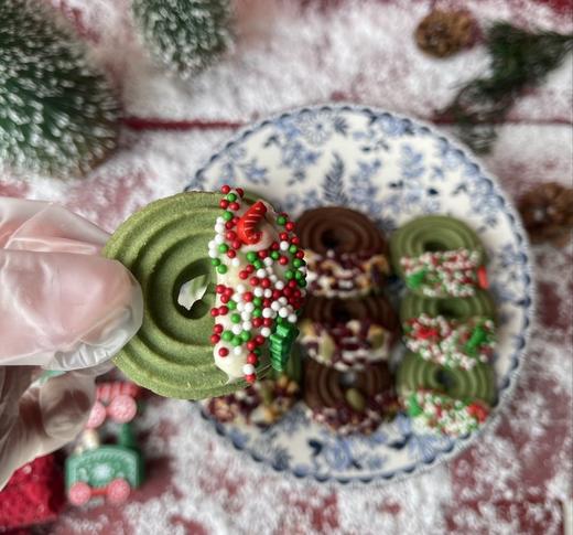 【圣诞花环曲奇】顶级安佳黄油  蔓越莓花环曲奇新口味  采用进口可可制作  口感层次丰富多样 每一口都是酥脆 商品图4