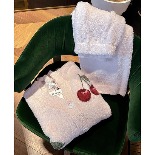 官网1599！GP家软绵绵半边绒樱桃开衫睡衣套装女 加绒加厚保暖月子服家居服 商品图9