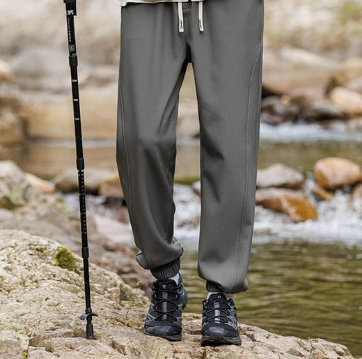 男女同款！【Schenvega 鸟家同款七防加绒冲锋裤】防寒 防风 抗皱 防水 耐磨 透气 高品质细格纹面料 软糯亲肤 上身轻盈不压身 两个款式四个颜色可选 商品图4