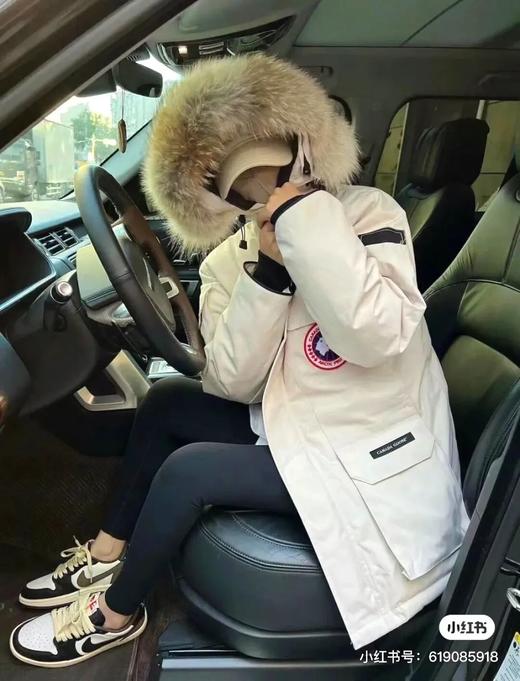 大鹅情侣款连帽羽绒服 商品图2