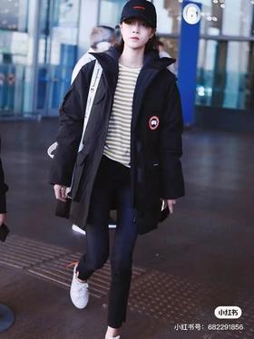 大鹅情侣款连帽羽绒服