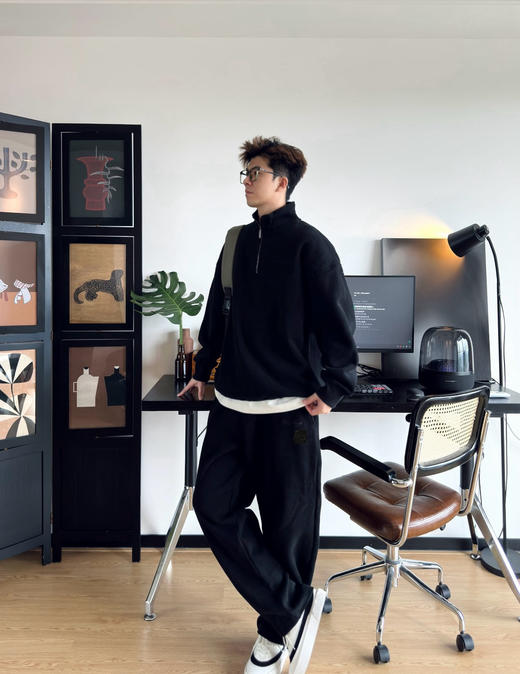 ❣️虎头冬款来袭加绒版❗一条解决粗腿弯腿❗ 【男士虎头刺绣直筒加绒卫裤】🥰420g一体加绒针织棉， 🍭外层紧密防风，内里配色银狐绒，保暖力度max！ 商品图4