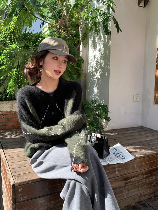 Read Nameless /绿色学院风超幼马海毛毛衣+灰色棉休闲裤 商品图5