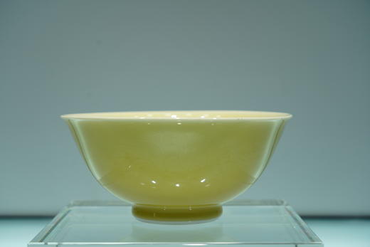 5-60年代轻工业部陶瓷研究所鸡油黄釉花觚 商品图1