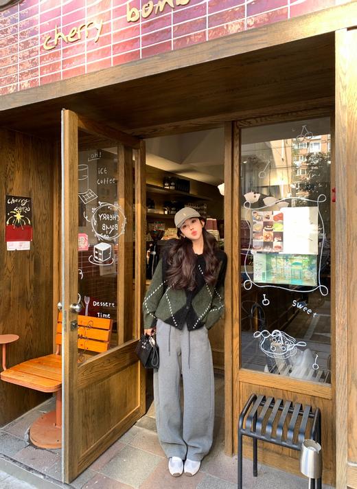 Read Nameless /绿色学院风超幼马海毛毛衣+灰色棉休闲裤 商品图4