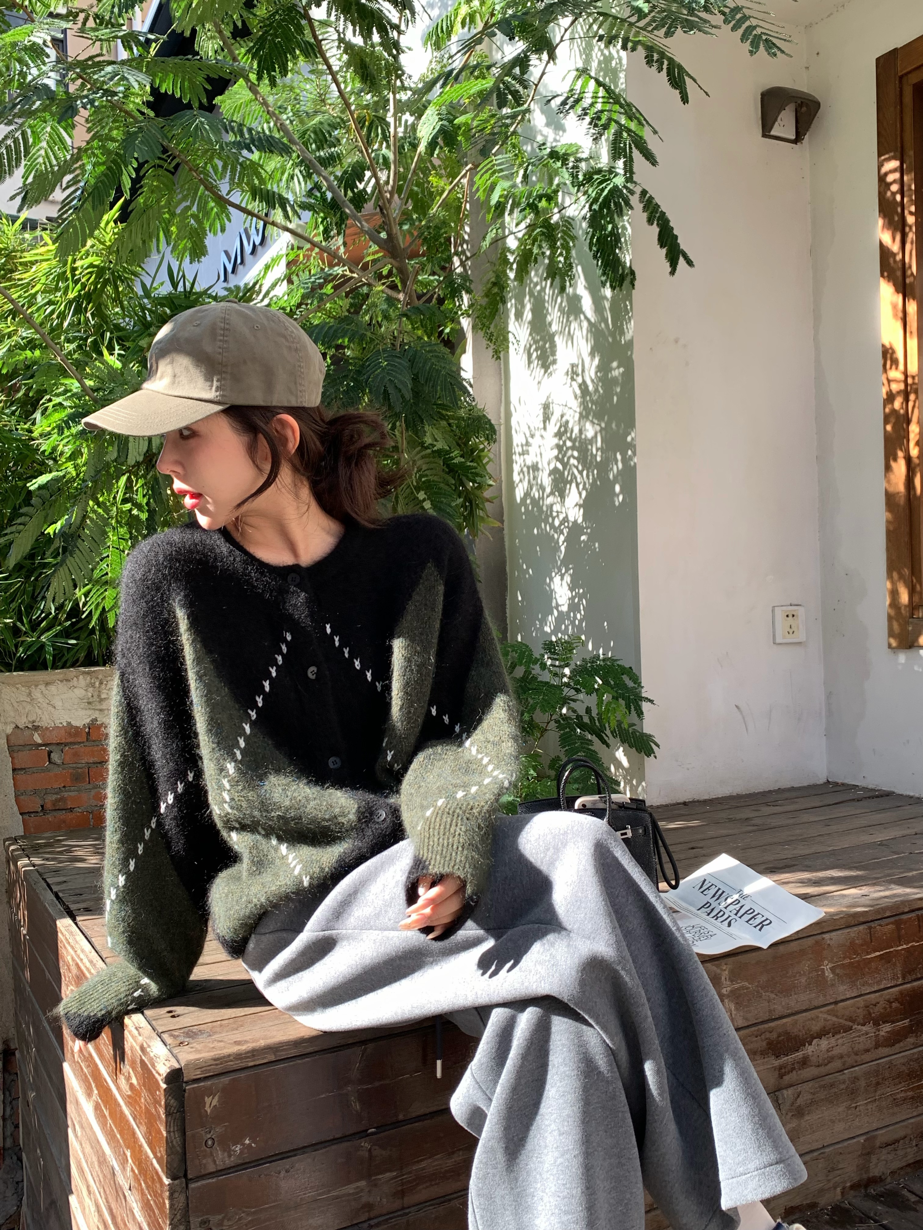 Read Nameless /绿色学院风超幼马海毛毛衣+灰色棉休闲裤