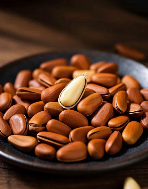 💰29.9到手6袋【君味唻开口松子】🌰天然醇厚松木香，入口油润不腻😋 ✅ 源自东北红松🌲人工精挑细选👐琥珀外衣一剥秒掉🍯，雪白油润果肉嫩到流油💦  商品图1