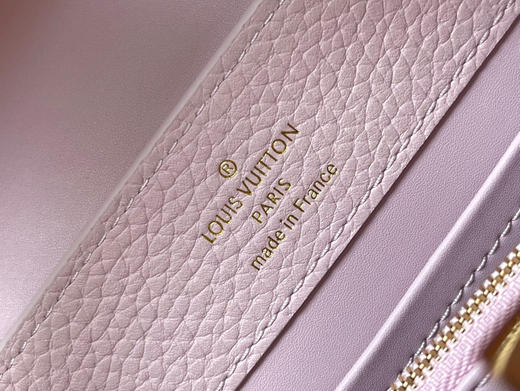 秋冬特惠💰1600 渠道级LV 新品 te级LV 动态芯片 M25611/M48865蜥蜴贝母珍珠链条 本款手袋 商品图7