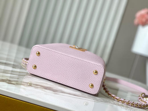 秋冬特惠💰1600 渠道级LV 新品 te级LV 动态芯片 M25611/M48865蜥蜴贝母珍珠链条 本款手袋 商品图8