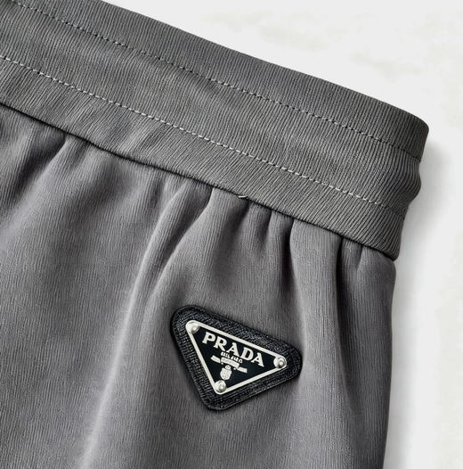 Pr@da，男士侧口袋棉质加绒卫裤。   灰色。黑色 商品图8