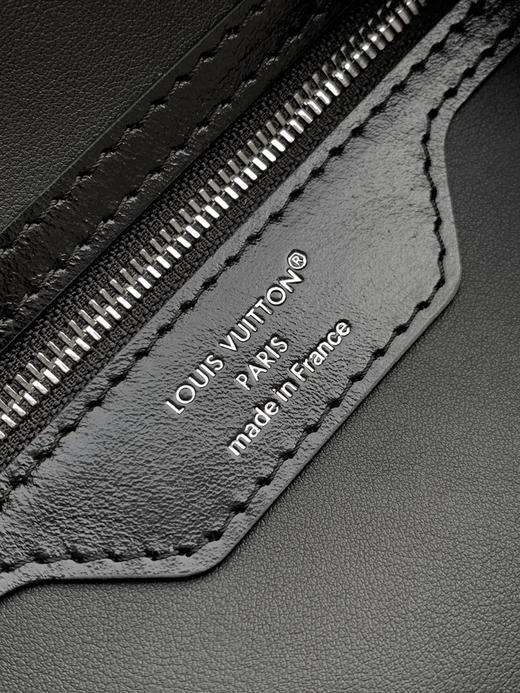 秋冬特惠💰1400 渠道级LV【全钢五金 MB163c01变码芯片】te级LV 全套包装 M15102黑花 本款 Speedy Soft 30 手袋出自 LV Ski 系列 商品图8