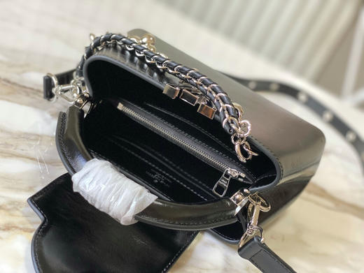 秋冬特惠💰1700 渠道级LV 新品 te级LV 动态芯片 M25492/M48865黑油蜡二合一 本款Capucines East-WestBB手袋 商品图4