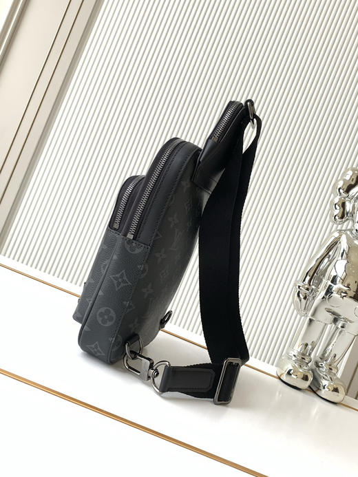 秋冬特惠💰1180 渠道级LV【A钢五金 MB163c01变码芯片】te级LV 全套包装 M47137黑花  M47137黑花本款 Avenue 小号单肩包 商品图1