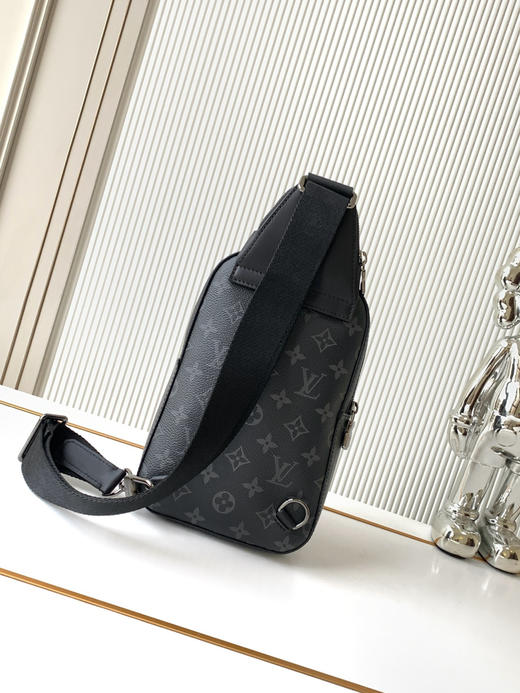 秋冬特惠💰1180 渠道级LV【A钢五金 MB163c01变码芯片】te级LV 全套包装 M47137黑花  M47137黑花本款 Avenue 小号单肩包 商品图2