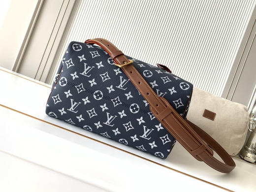 秋冬特惠💰1670 渠道级LV【全钢五金 MB163c01变码芯片】te级LV 全套包装 M15282蓝色布内里 本款Speedy P9 Bandoulière30手袋 商品图3