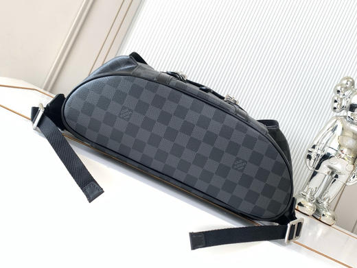 秋冬特惠💰1500 渠道级LV【全钢五金 MB163c01变码芯片】te级LV 全套包装 M41379黑格
 多功能Christopher 双肩包 商品图3