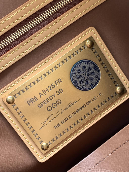秋冬特惠💰1670 渠道级LV【全钢五金 MB163c01变码芯片】te级LV 全套包装 M14064金色 本款Speedy P9 Bandoulière30手袋 商品图8