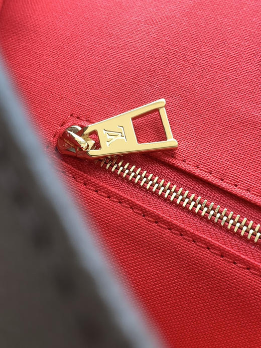 秋冬特惠💰1180 渠道级LV【全钢五金 MB163c01变码芯片】te级LV 全套包装 款号M44576花肩带托特大号 商品图7