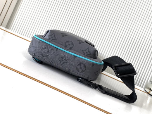 秋冬特惠💰1180 渠道级LV【A钢五金 MB163c01变码芯片】te级LV 全套包装 M11703灰花 本款 Avenue 小号单肩包 商品图3