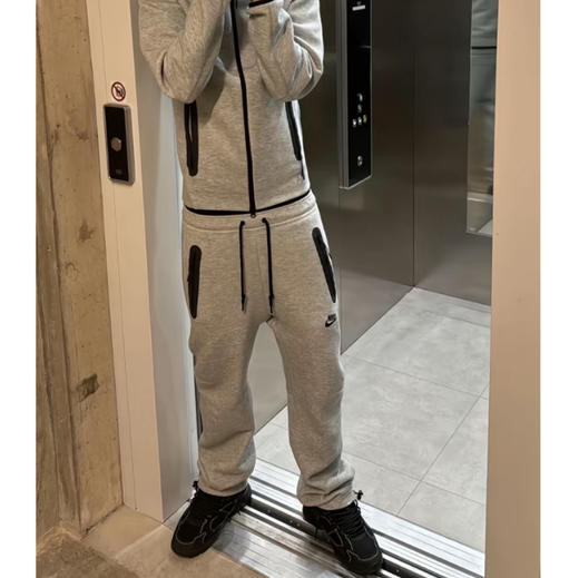 奥莱订单！毒家！Nike/耐克 Tech fleece 系列休闲针织长裤，FB8013 商品图1
