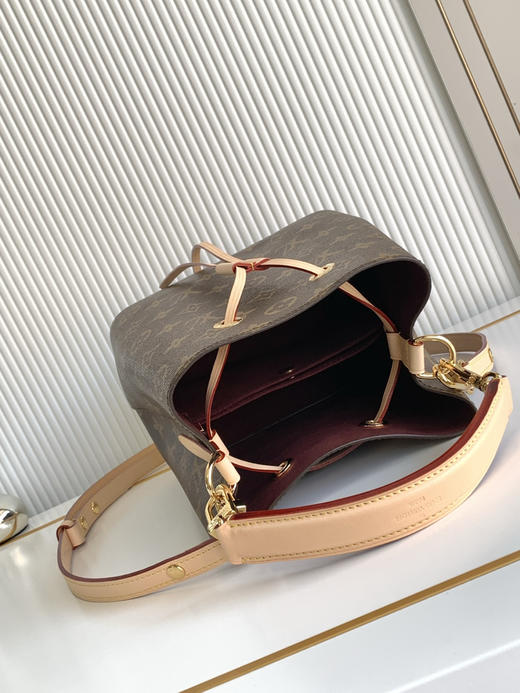 秋冬特惠💰1200 渠道级LV【全钢五金 MB163c01变码芯片】te级LV 全套包装 M46581老花 迷你水桶包系列 NÉONOÉ BB手袋 商品图7