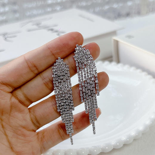 优雅灵动流苏设计感银针耳环-纪念日百货门店同款167796039 商品图3