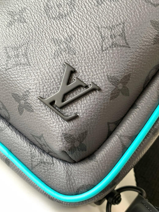 秋冬特惠💰1180 渠道级LV【A钢五金 MB163c01变码芯片】te级LV 全套包装 M11703灰花 本款 Avenue 小号单肩包 商品图5
