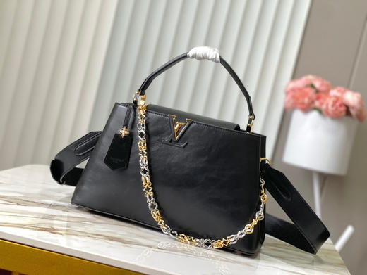 秋冬特惠💰1650 渠道级LV 新品 te级LV 动态芯片 M12924/M48865Souple黑油蜡 本款Capucines Souple手袋 商品图0