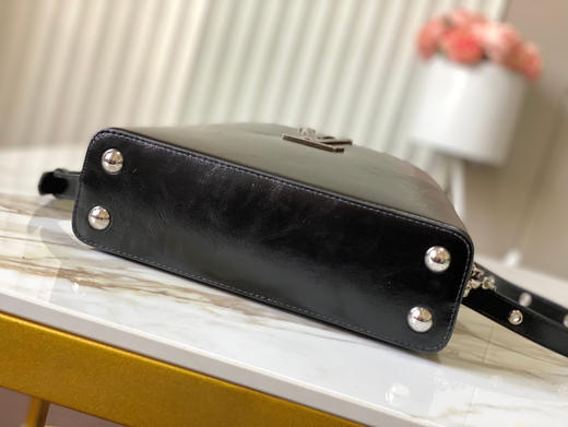 秋冬特惠💰1800 渠道级LV 新品 te级LV 动态芯片 M25492/M48865黑油蜡二合一 本款Capucines East-WestBB手袋 商品图8