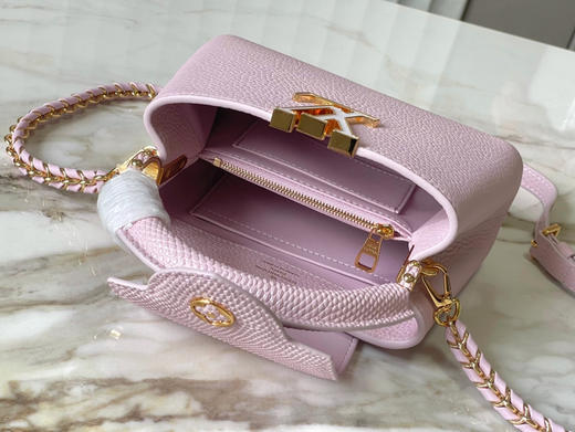 秋冬特惠💰1600 渠道级LV 新品 te级LV 动态芯片 M25611/M48865蜥蜴贝母珍珠链条 本款手袋 商品图4