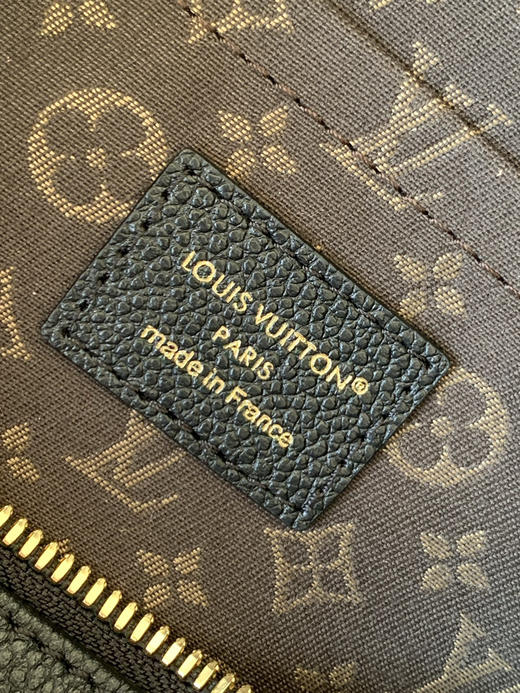 秋冬特惠💰1490 渠道级LV【全钢五金 MB163c01变码芯片】te级LV 全套包装 M26039黑色 本款 Express 小号手袋 商品图8