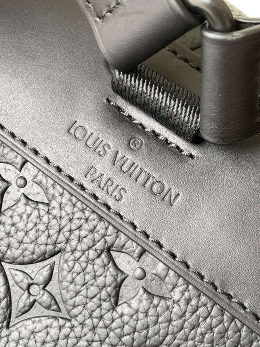 秋冬特惠💰1630 渠道级LV【全钢五金 MB163c01变码芯片】te级LV 全套包装 M55699黑色原厂皮 本款Christopher 中号双肩包 商品图5