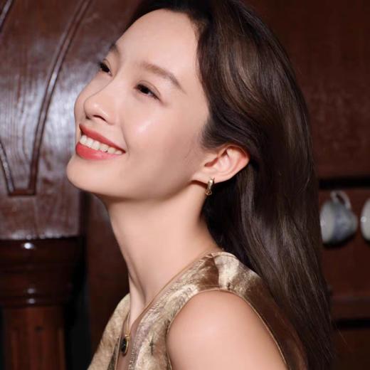 2楼Fellala/翡拉拉「天马」系列耳圈耳环高级感轻奢饰品货号925429102吊牌价629现价566 商品图1