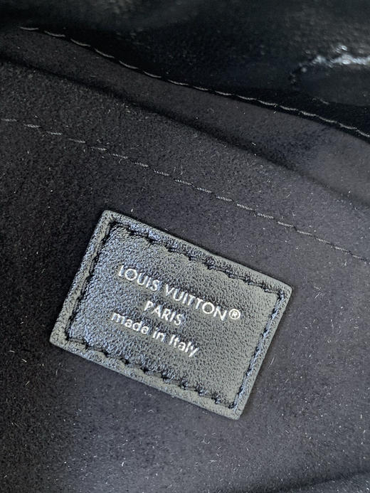 秋冬特惠💰1530 渠道级LV【全钢五金 MB163c01变码芯片】te级LV 全套包装 M25522黑色 LV Vibe 系列推出Off Duty双肩包 商品图8