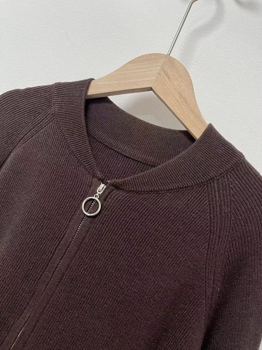 【韩系毛衣】拉链开衫～镰刀领休闲针织开衫外套-喜出 商品图1