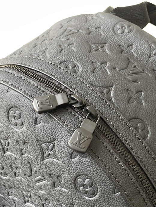 秋冬特惠💰1600 渠道级LV【全钢五金 MB163c01变码芯片】te级LV 全套包装 M46553压花黑 本款 Discovery 双肩包 商品图4