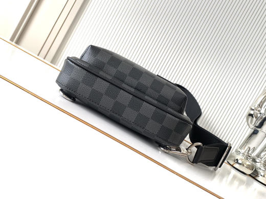 秋冬特惠💰1200 渠道级LV【全钢五金 MB163c01变码芯片】te级LV 全套包装 M45302黑格 本款 Avenue 单肩包 商品图3