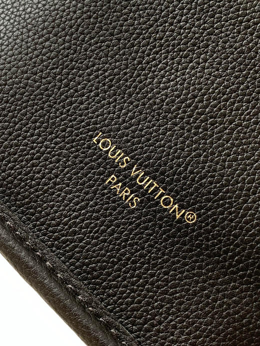 秋冬特惠💰1380 渠道级LV【全钢五金 变码芯片】te级LV 全套包装 M12099老花黑色 Neverfull Bandoulière Inside Out BB手袋 商品图7