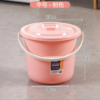 带盖小水桶 塑料迷你桶 小塑料桶搞卫生清洁桶美术洗笔桶钓鱼桶手提水桶手提收纳桶随机颜色1个 商品缩略图5