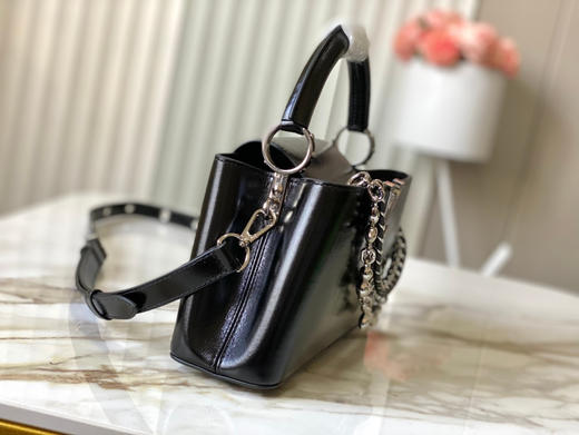 秋冬特惠💰1800 渠道级LV 新品 te级LV 动态芯片 M25492/M48865黑油蜡二合一 本款Capucines East-WestBB手袋 商品图1