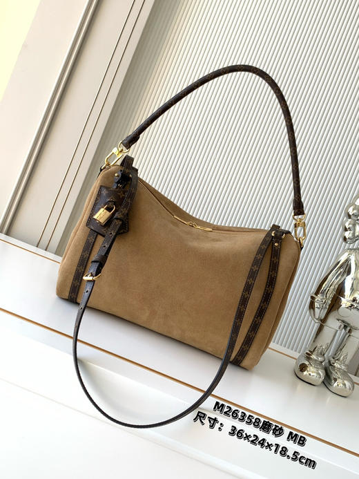 秋冬特惠💰1590 渠道级LV【全钢五金 MB163c01变码芯片】te级LV 全套包装 M26358磨砂皮卡其 本季 Express 中号手袋 商品图0