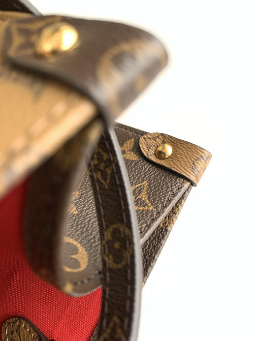 秋冬特惠💰1160 渠道货LV【全钢五金 变码芯片】te级LV 全套包装 M45039老花肩带托特包 Onthego 中号手袋 商品图5