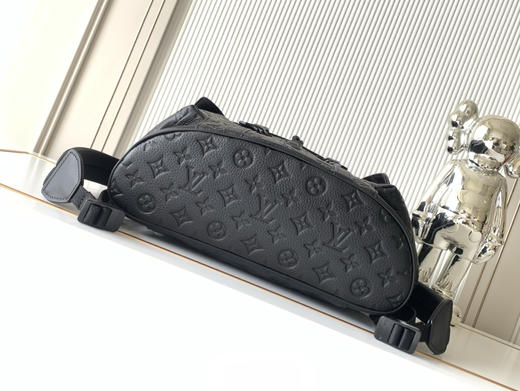 秋冬特惠💰1630 渠道级LV【全钢五金 MB163c01变码芯片】te级LV 全套包装 M55699黑色原厂皮 本款Christopher 中号双肩包 商品图3