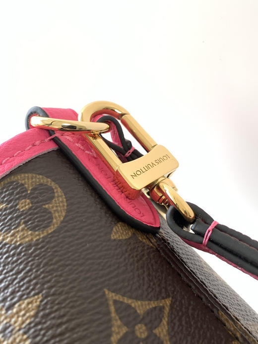 秋冬特惠💰1380 渠道级LV【全钢五金 变码芯片】te级LV 全套包装 M12106 老花玫红 Neverfull Bandoulière Inside Out BB手袋 商品图4