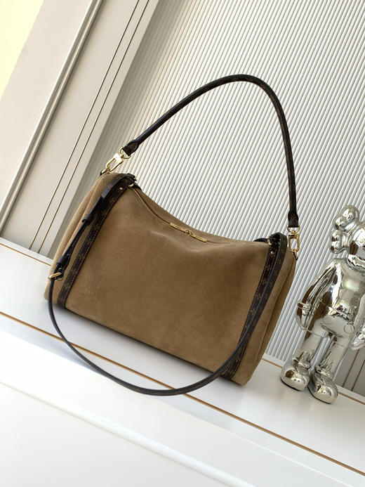 秋冬特惠💰1590 渠道级LV【全钢五金 MB163c01变码芯片】te级LV 全套包装 M26358磨砂皮卡其 本季 Express 中号手袋 商品图2