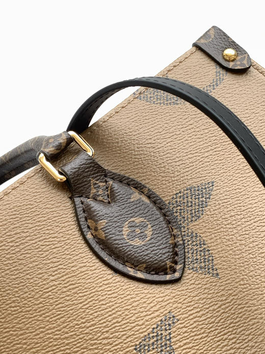 秋冬特惠💰1160 渠道货LV【全钢五金 MB163c01变码芯片】te级LV 全套包装 M45321 黑皮肩带托特包 Onthego 中号手袋 商品图4