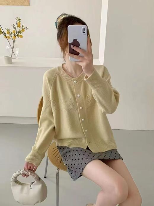 【韩系毛衣】2025立体花针织开衫圆领宽松毛衣-喜出 商品图2